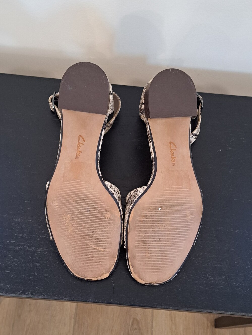 Clarks Ultimate Comfort Snakeskin Mobwife Classic Boho Block Heel Sandals 9.5. - Picture 7 of 10